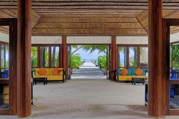 هتل Canareef Resort Maldives