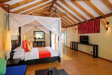 هتل Canareef Resort Maldives