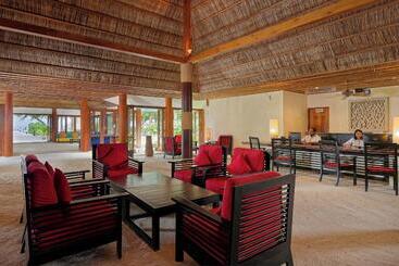 هتل Canareef Resort Maldives