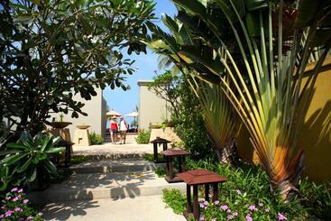 هتل Chongfah Beach Resort Khaolak   Sha Extra Plus