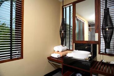 هتل Chongfah Beach Resort Khaolak   Sha Extra Plus