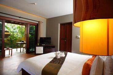 هتل Chongfah Beach Resort Khaolak   Sha Extra Plus