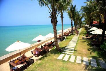 هتل Chongfah Beach Resort Khaolak   Sha Extra Plus