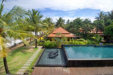 هتل Chongfah Beach Resort Khaolak   Sha Extra Plus