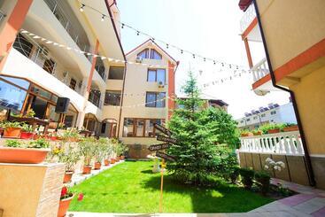 هتل Complex Marinn Costinesti