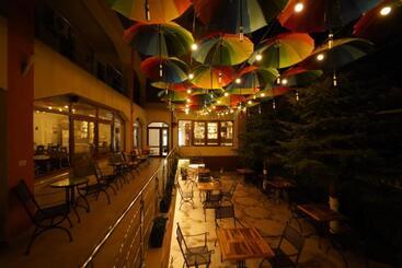 هتل Complex Marinn Costinesti