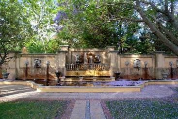 هتل Franschhoek Country House & Villas