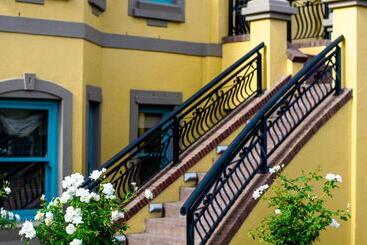 هتل Franschhoek Country House & Villas