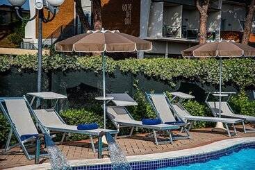 هتل Golfo Del Sole Holiday Resort