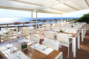 هتل Golfo Del Sole Holiday Resort