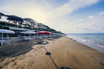 هتل Golfo Del Sole Holiday Resort