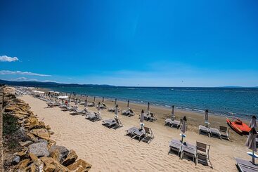 هتل Golfo Del Sole Holiday Resort