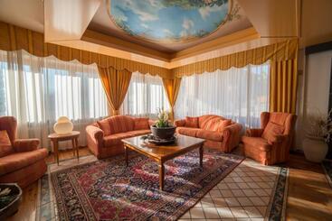 Hg Hotel Italia