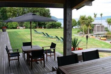 هتل Koura Lodge
