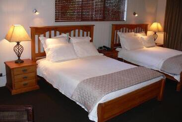 هتل Koura Lodge