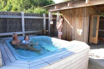 هتل Koura Lodge