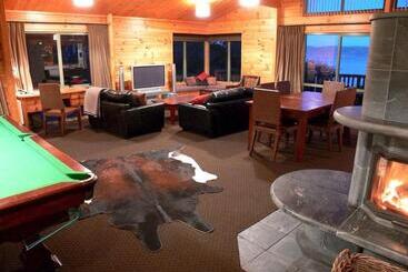 هتل Koura Lodge