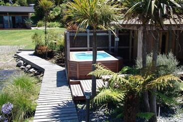 هتل Koura Lodge