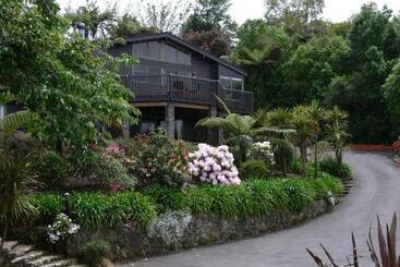 هتل Koura Lodge
