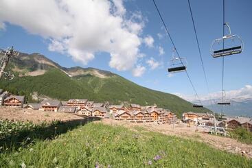 Отель La Combe D Or