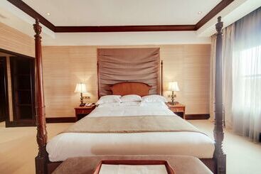 هتل Lake Victoria Serena Golf Resort & Spa