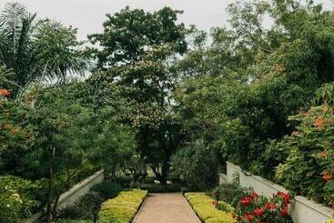هتل Lake Victoria Serena Golf Resort & Spa