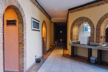 هتل Lake Victoria Serena Golf Resort & Spa