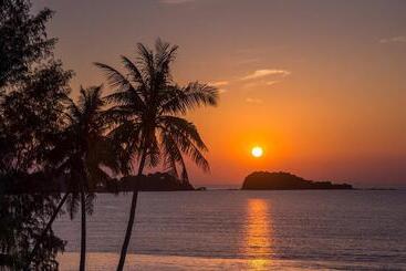 هتل Lanta Pura Beach Resort