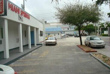 هتل Miami Springs Inn