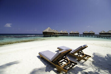 هتل Mirihi Island Resort