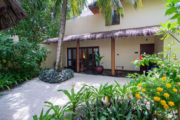 هتل Mirihi Island Resort