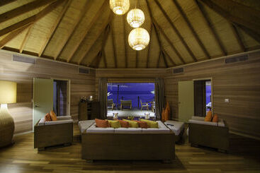 هتل Mirihi Island Resort