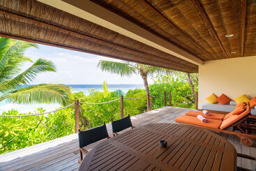 هتل Mirihi Island Resort