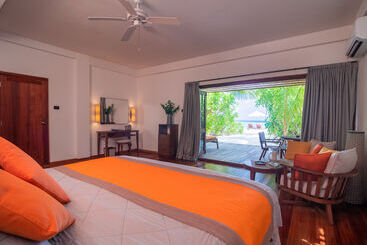 هتل Mirihi Island Resort