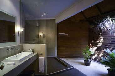 هتل Mirihi Island Resort