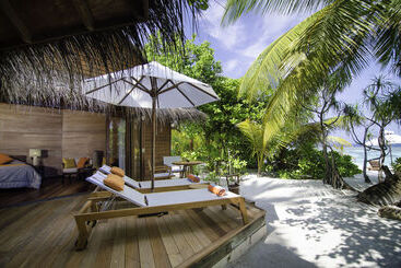 هتل Mirihi Island Resort