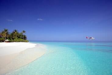 هتل Mirihi Island Resort
