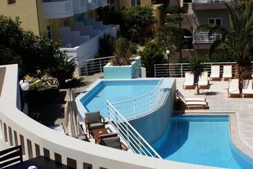هتل Pelagia Bay