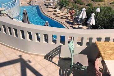 هتل Pelagia Bay