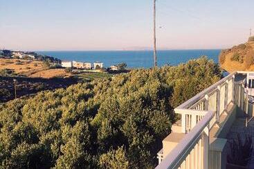 هتل Pelagia Bay