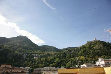هتل Piazza Marconi