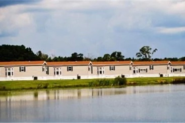 هتل Red Shoes Rv Park