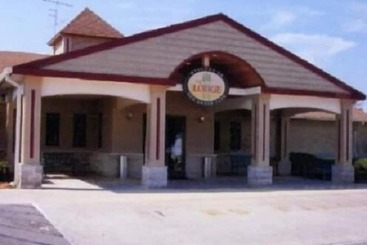 هتل Red Shoes Rv Park