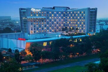 Santika Premiere Dyandra Hotel & Convention Medan