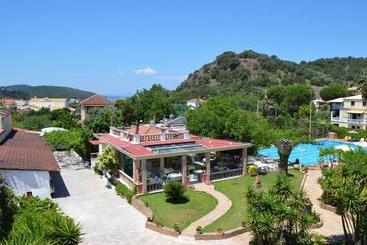 هتل Sivota