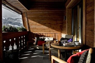 هتل The Alpina Gstaad
