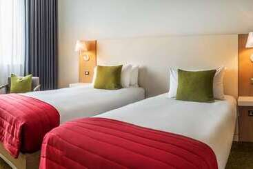 The Orchard Hotel & Restaurant