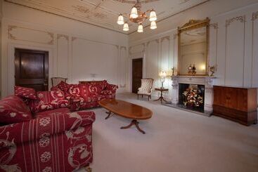 The Orchard Hotel & Restaurant