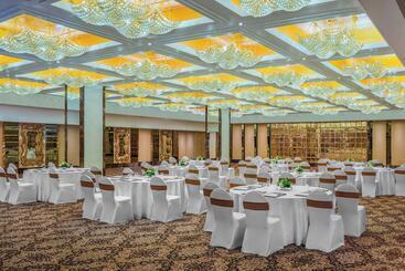 Hotel The St. Regis Mumbai