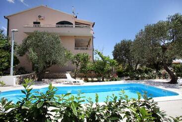 هتل Villa Sun